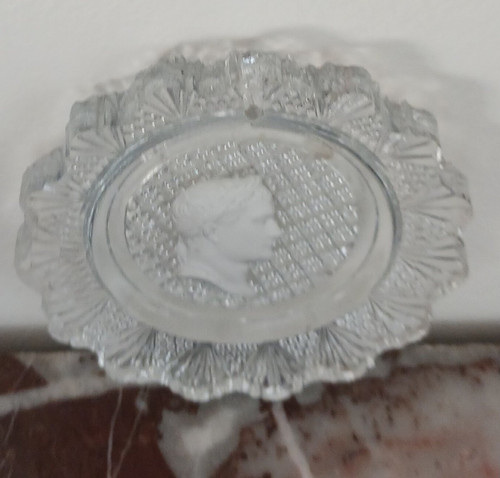 Baccarat - Kristallkeramik mit dem Profil von Napoleon als Cäsar - Sammlung Brouwet - Empire, um 1810