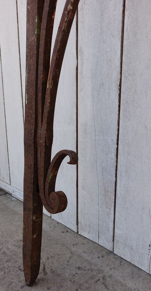 Large Wrought-iron sign-holder gallows. 18th century