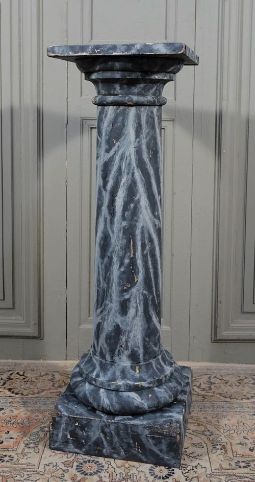 Faux marble painted column. Late 18th century