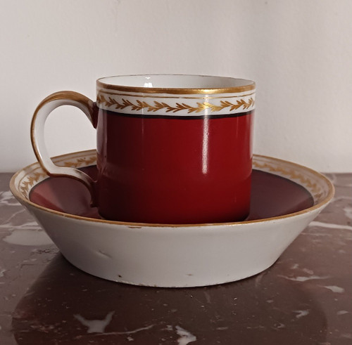 Manufacture du duc d'Orléans, Pont aux Choux, vers 1793 - tasse litron et soucoupe - fond carmin et ruban de deuil royaliste