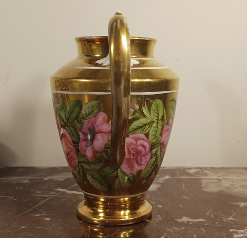 Manufacture de Locré - Pouyat et Russinger - pouring teapot with gold base and bouquet - Empire period