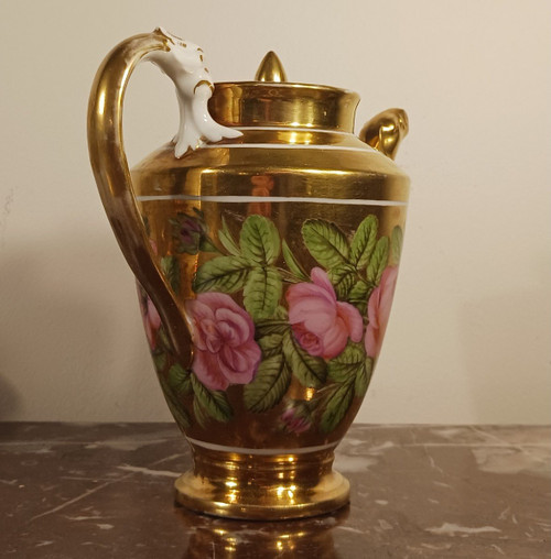 Manufacture de Locré - Pouyat et Russinger - pouring teapot with gold base and bouquet - Empire period