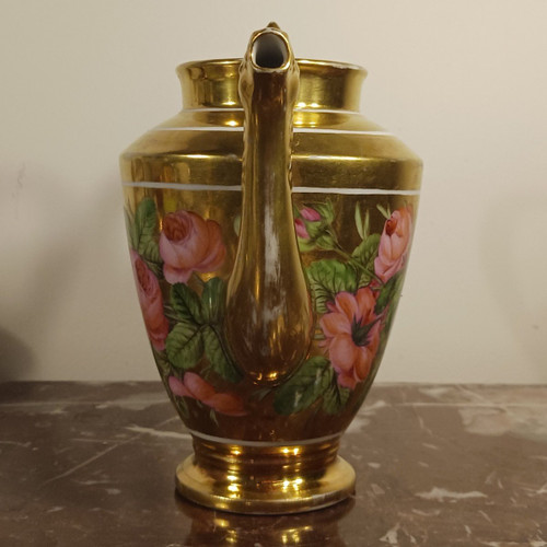 Manufacture de Locré - Pouyat et Russinger - pouring teapot with gold base and bouquet - Empire period