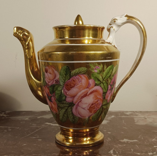 Manufacture de Locré - Pouyat et Russinger - pouring teapot with gold base and bouquet - Empire period