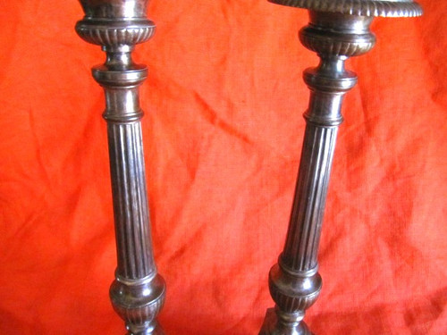 Coppia di candelieri in bronzo argentato del XIX secolo, altezza 60 cm