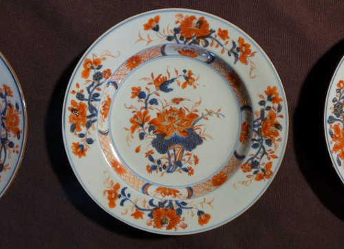 Set of three Imari decorated plates