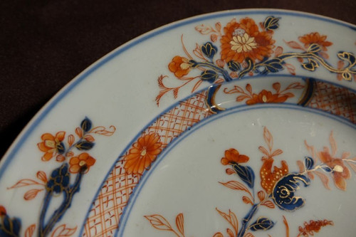 Set of three Imari decorated plates