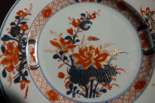 Set of three Imari decorated plates