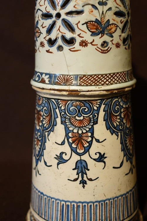 Rouen Guillibaud earthenware shaker