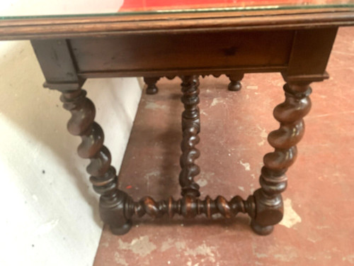 Louis XIII desk in carved walnut XIX century