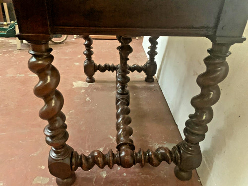 Louis XIII desk in carved walnut XIX century