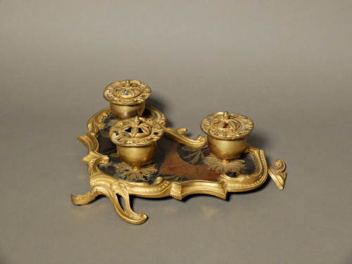 Lacquer and gilt bronze desk inkwell