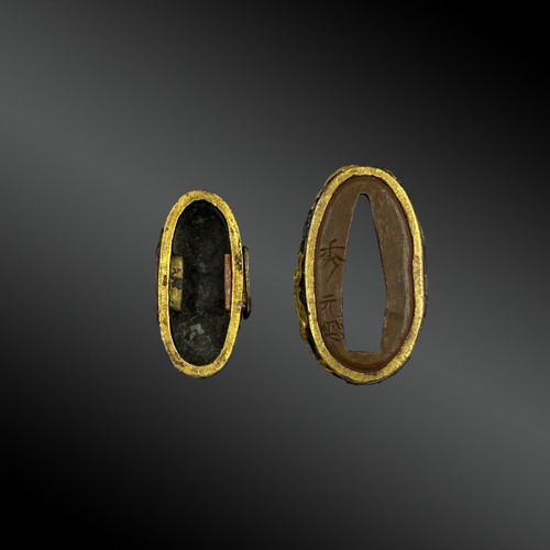 Fuchi Kashira au motif du dragon, signé - Japon - Période Edo