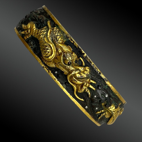 Fuchi Kashira au motif du dragon, signé - Japon - Période Edo