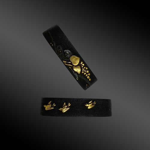 Fuchi en shakudo, décor d’oiseaux et fleurs - Japon - Période Edo