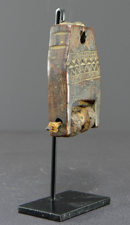 Ivory Coast, Gouro People, Early 20th Century, Weaving Loom Pulley Stirrup.