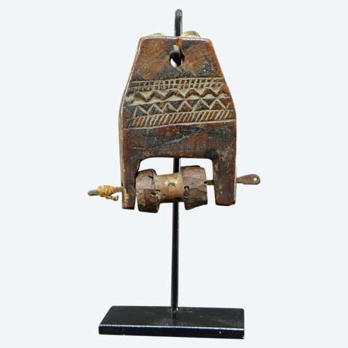 Ivory Coast, Gouro People, Early 20th Century, Weaving Loom Pulley Stirrup.