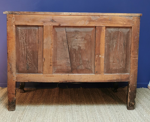 Louis XV Curved And Carved Walnut Chest Of Drawers