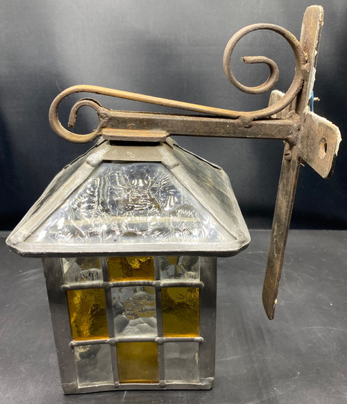 OUTDOOR LANTERN