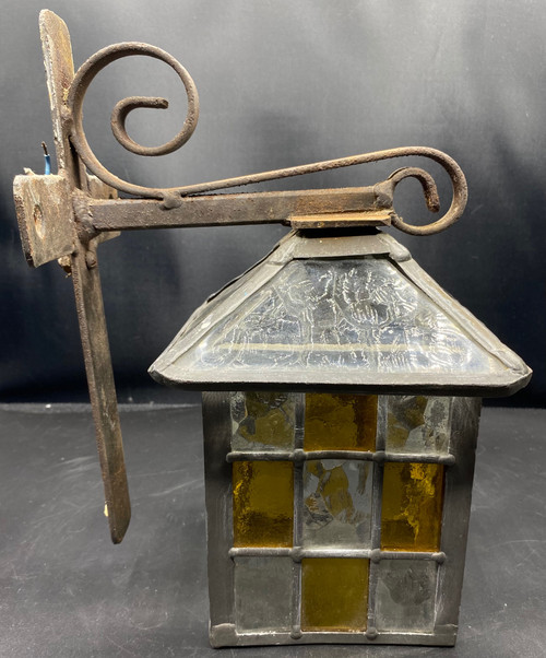 OUTDOOR LANTERN