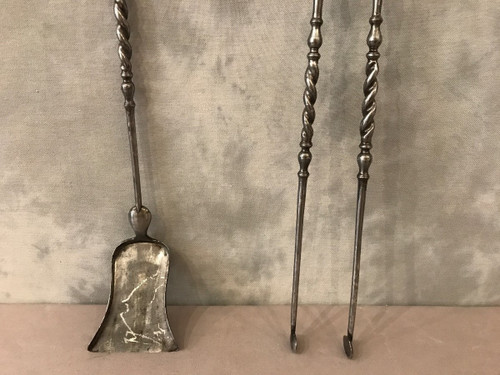 Set of an iron and brass shovel and tongs, 19th century