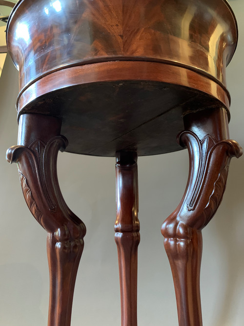 Bernard Molitor: Exceptional planter stamped in mahogany from the Consulate period.