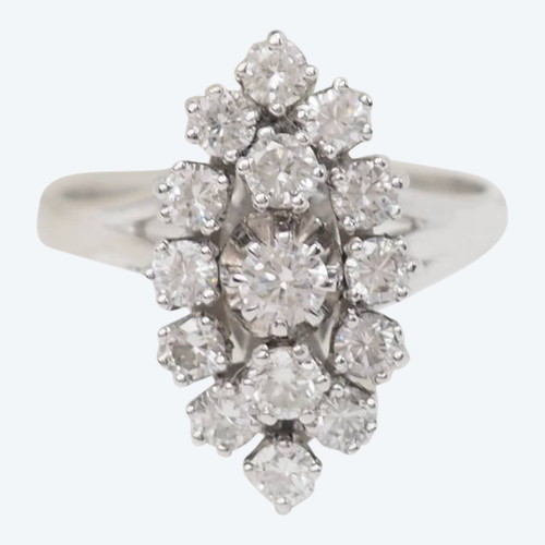 Marquise ring in white gold and diamonds