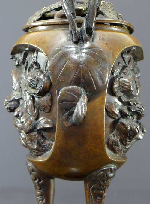 Vietnam, Fin Du XIXème - Début Du XXème Siècle, Brûle-parfum En Bronze Décor De Chiens De Fo.