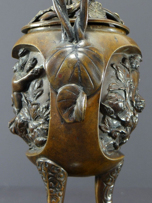 Vietnam, Fin Du XIXème - Début Du XXème Siècle, Brûle-parfum En Bronze Décor De Chiens De Fo.