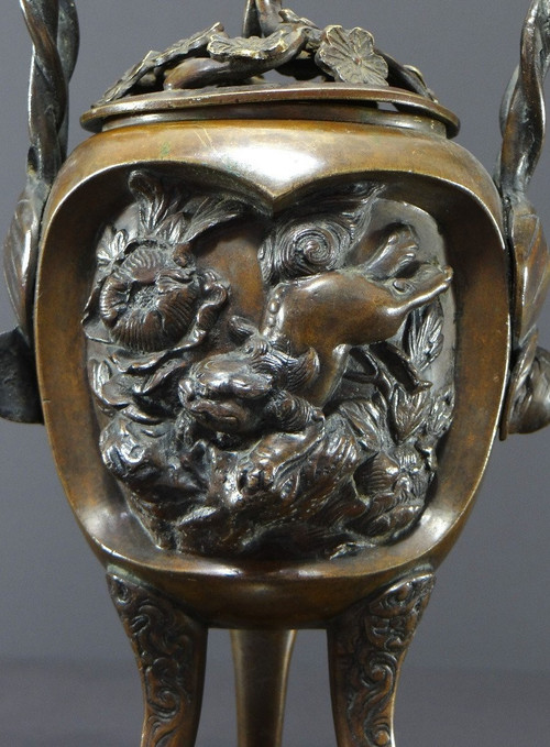 Vietnam, Fin Du XIXème - Début Du XXème Siècle, Brûle-parfum En Bronze Décor De Chiens De Fo.