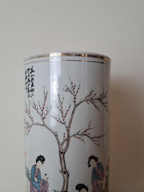 China, Rollervase, Porzellan, Anfang des 20. Jahrhunderts.