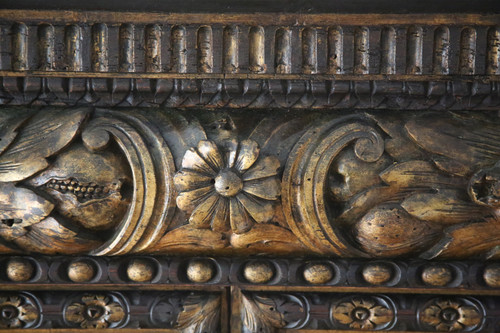 Grande armoire grillagée, richement sculptée et dorée, style baroque, Italie XXes