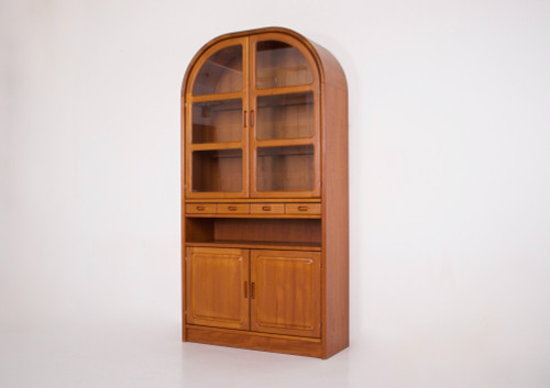 Beleuchtete Vitrine – Dänischer Schrank.