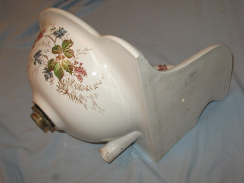 Corner hand wash basin in Sarreguemines earthenware with Carmen floral decoration, late 19th century