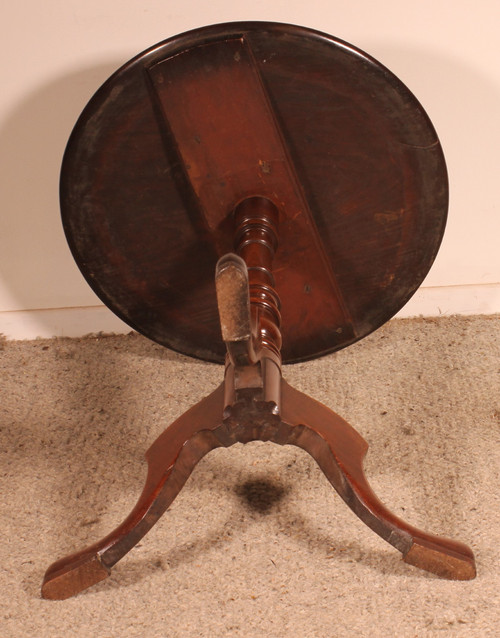 English Tripod Table Circa 1800 In Mahogany