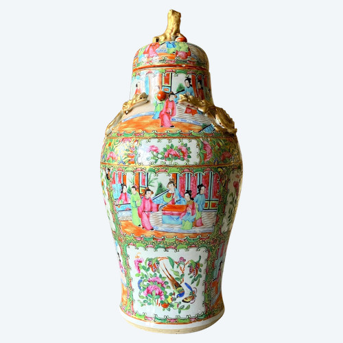 Große Vase/Glas aus Canton-Porzellan, China, Ende des 19. Jahrhunderts – 47 cm