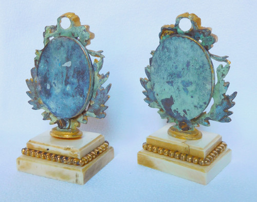 Pair of frames for miniature or photo in gilded bronze and ivory, Louis XVI style