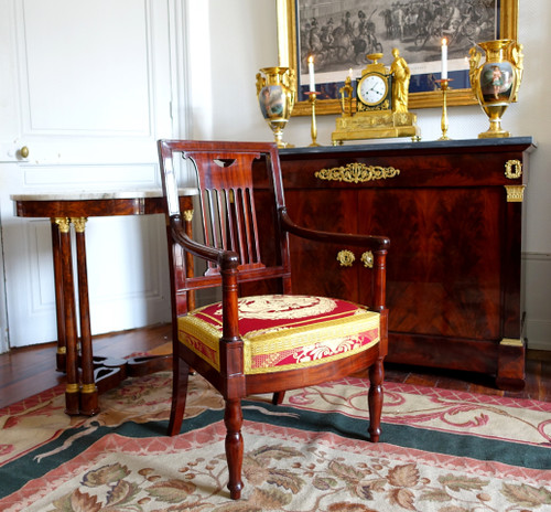 Palais de Saint Cloud: poltrona impero con timbro di Jean Pierre Louis e numeri di inventario