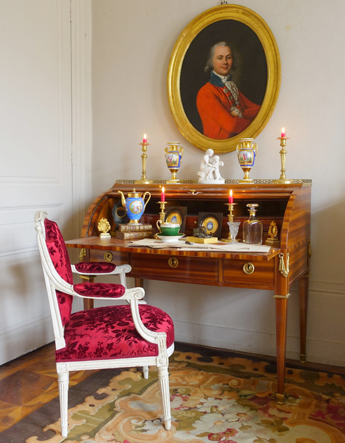 Pair of Empire period vases in Paris porcelain and biscuit, blue and gold polychrome decoration