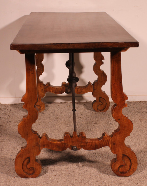 Catalan Console In Walnut -18th Century - Spain