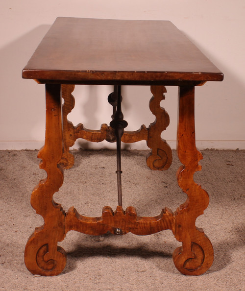 Catalan Console In Walnut -18th Century - Spain