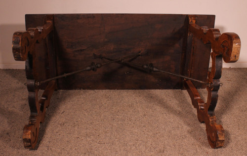 Catalan Console In Walnut -18th Century - Spain