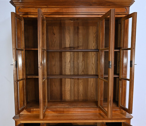 Solid walnut two-part bookcase - Late 19th century