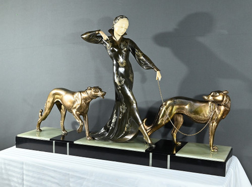 Grande scultura "En Promenade", firmata Menneville et Rochard - 1930