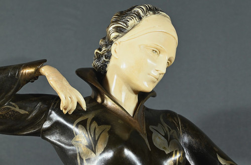 Grande scultura "En Promenade", firmata Menneville et Rochard - 1930