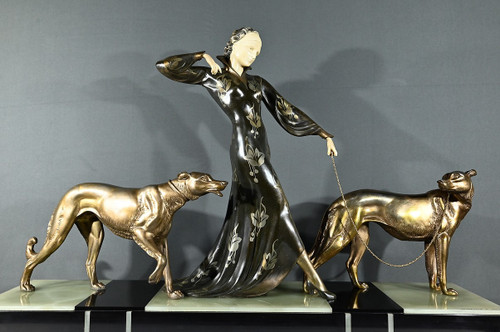 Grande scultura "En Promenade", firmata Menneville et Rochard - 1930