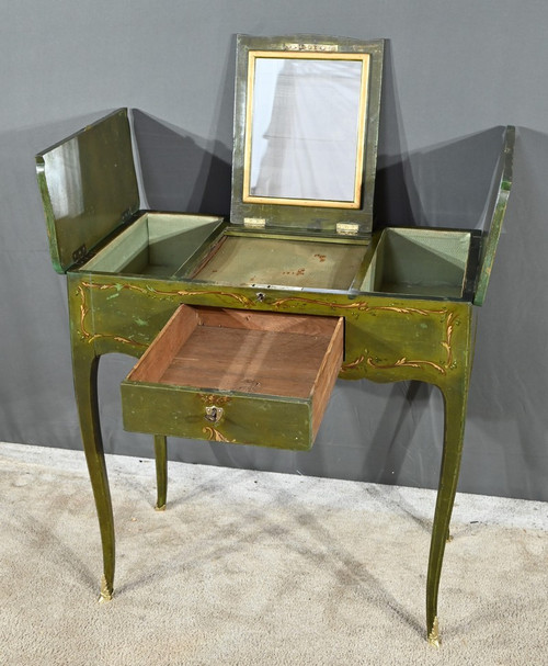 Small Dressing Table in Painted Oak, Louis XV style - Late 18th century