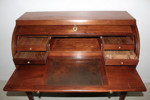 Louis XVI Mahogany Cylinder Desk 18th century