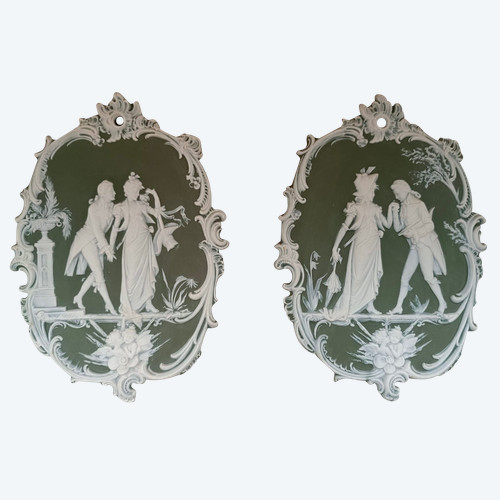 A pair of Wedgwood-style porcelain plates