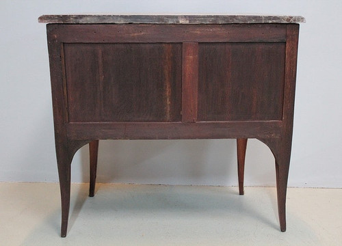 Louis XV chest of drawers in 18th century marquetry